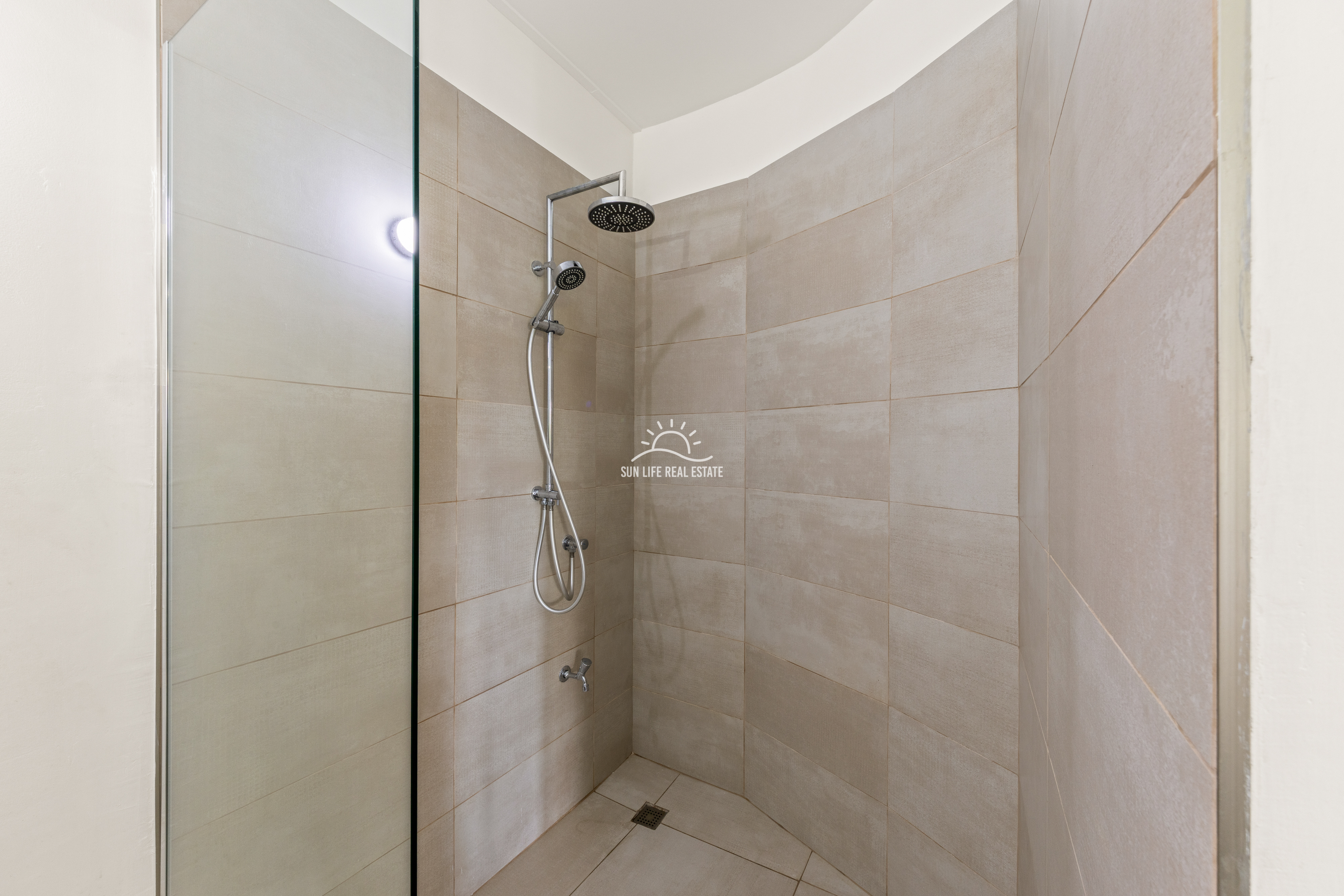 Spacious Villa with Expansion Potential in Popular Villapark Zuurzak