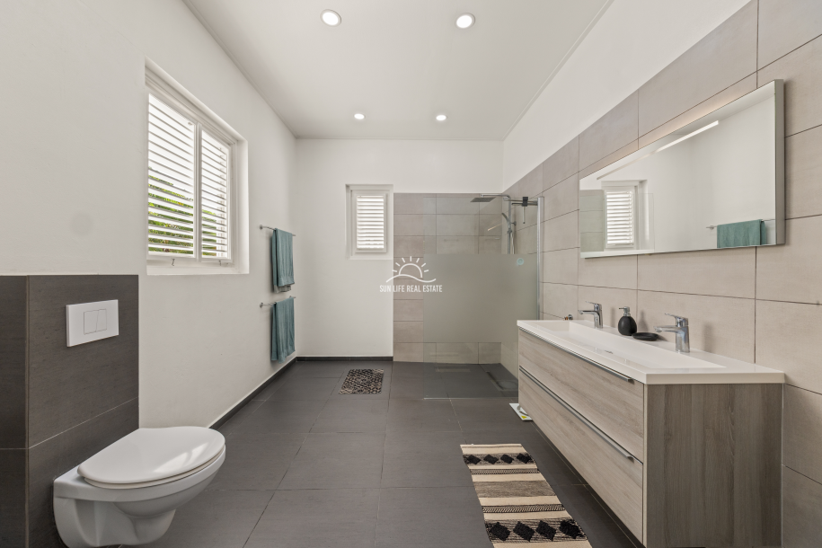 Spacious Villa with Expansion Potential in Popular Villapark Zuurzak-24