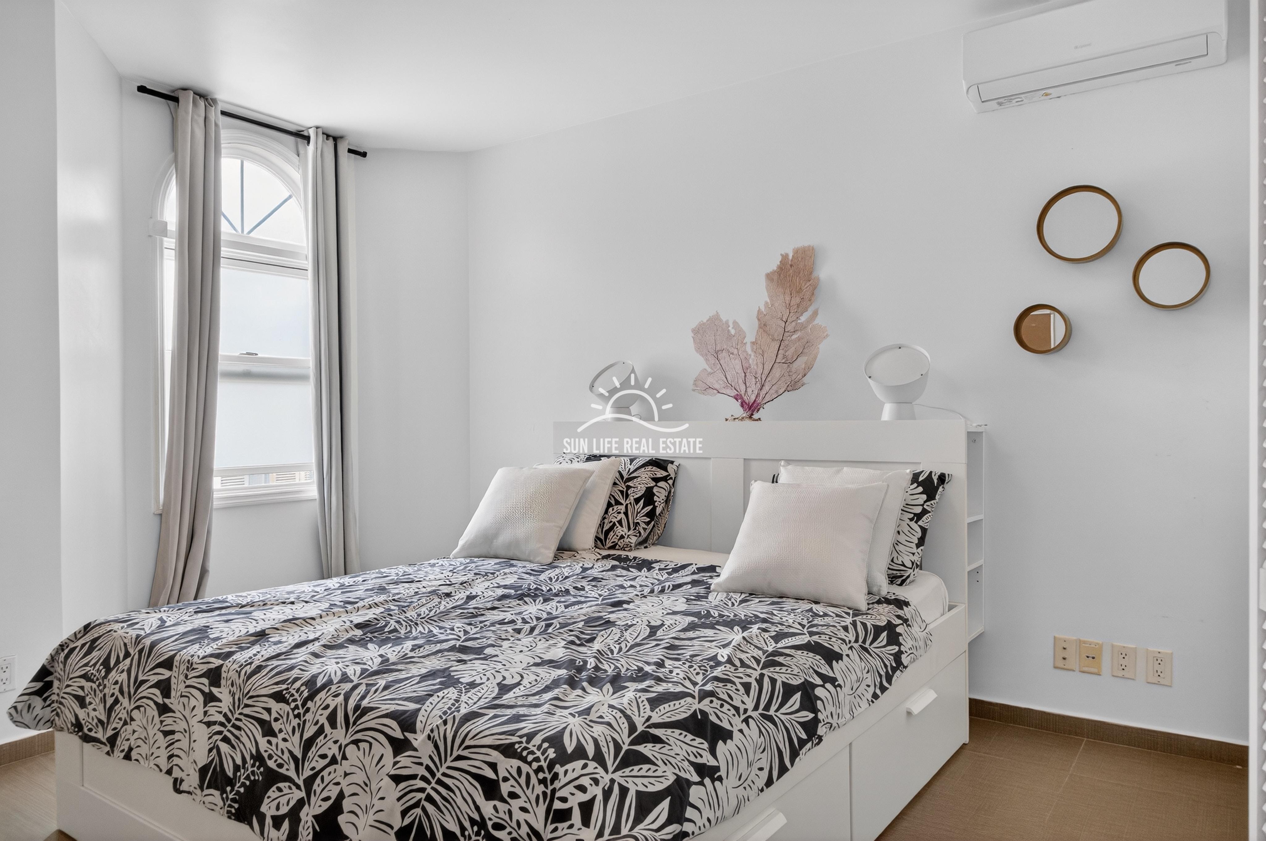 Elegant Furnished Apartment With Breathtaking Sea Views for Rent