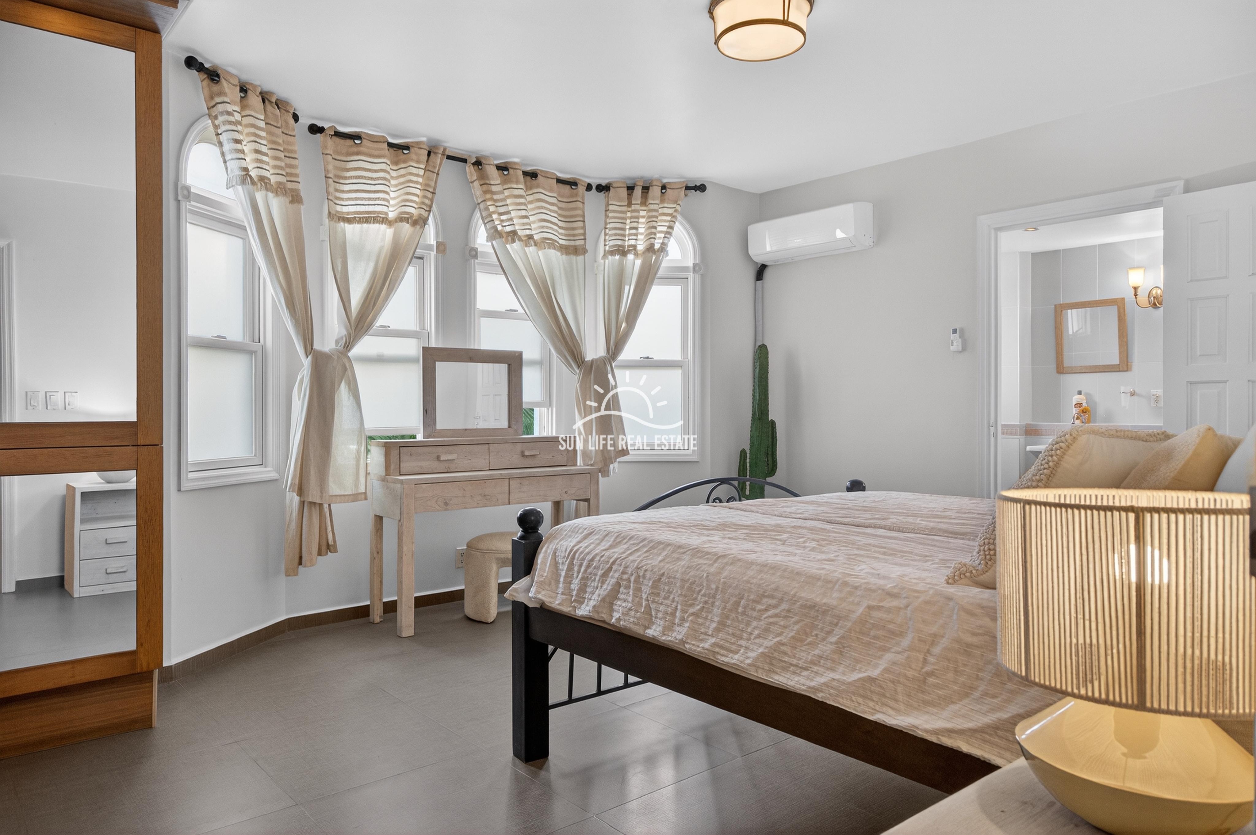 Elegant Furnished Apartment With Breathtaking Sea Views for Rent