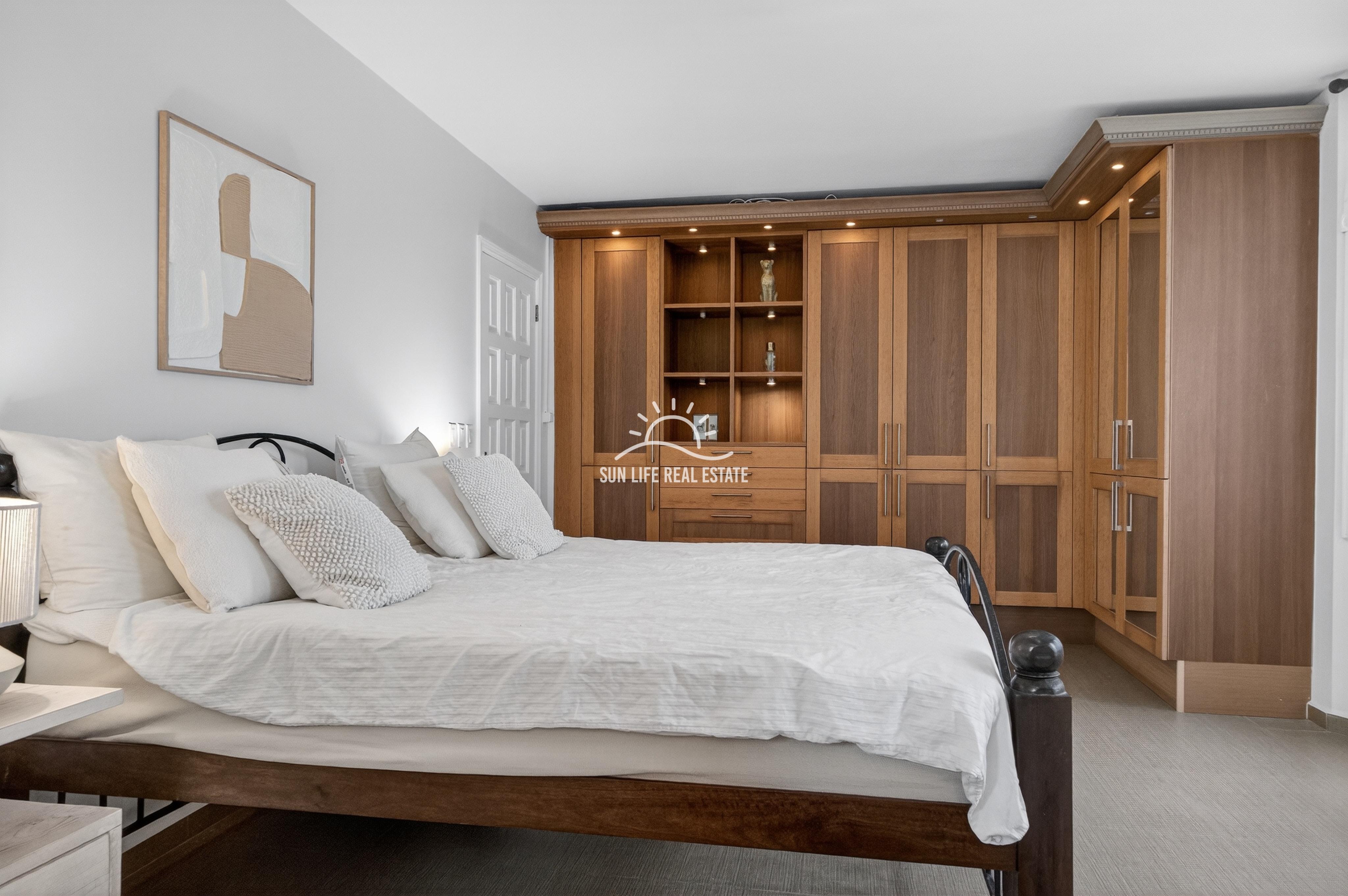 Elegant Furnished Apartment With Breathtaking Sea Views for Rent
