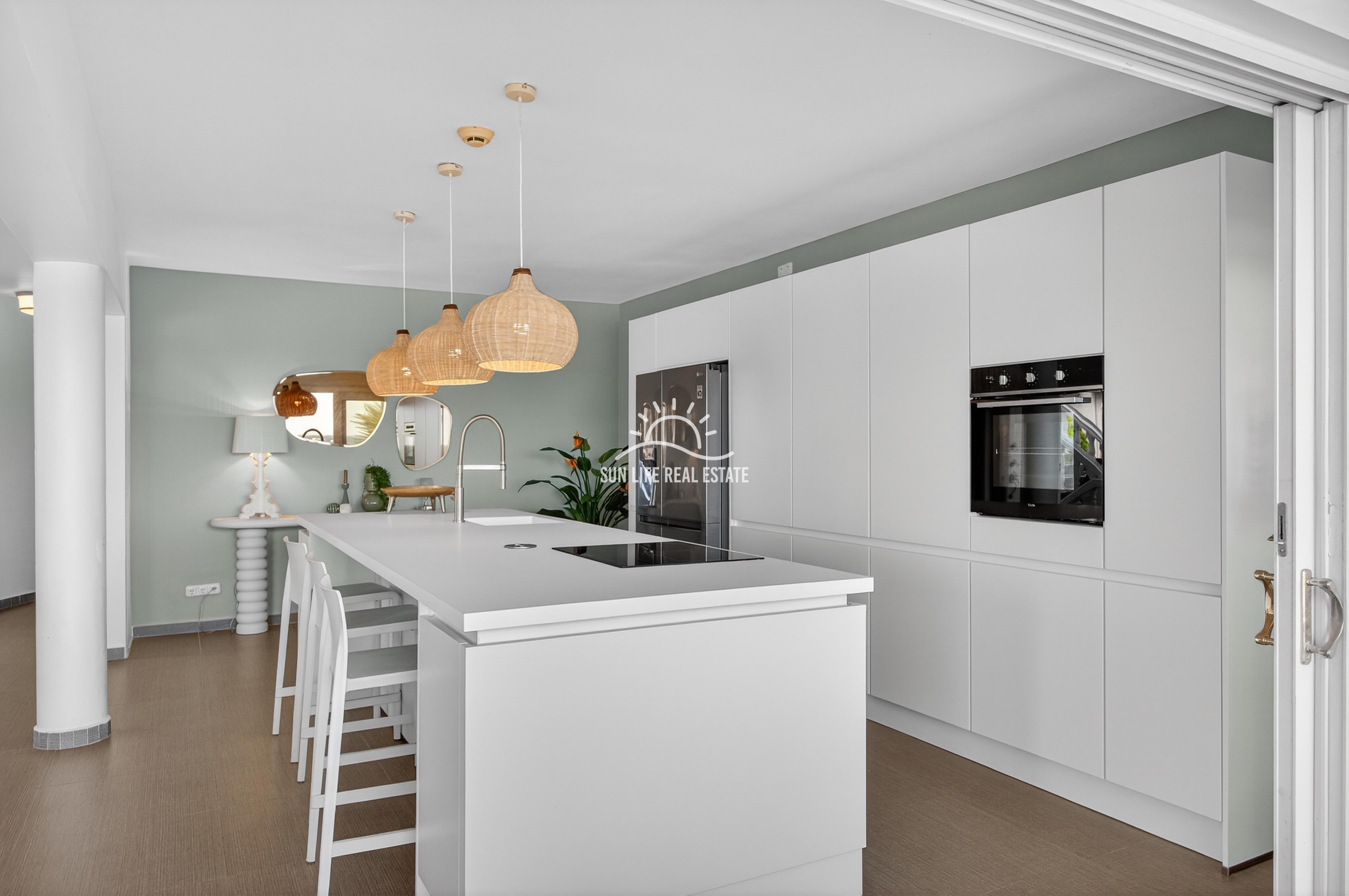 Elegant Furnished Apartment With Breathtaking Sea Views for Rent