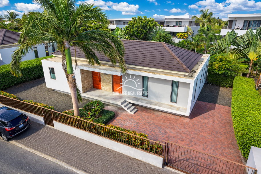 Luxury and modern villa for sale in Jan Sofat LXRY-2