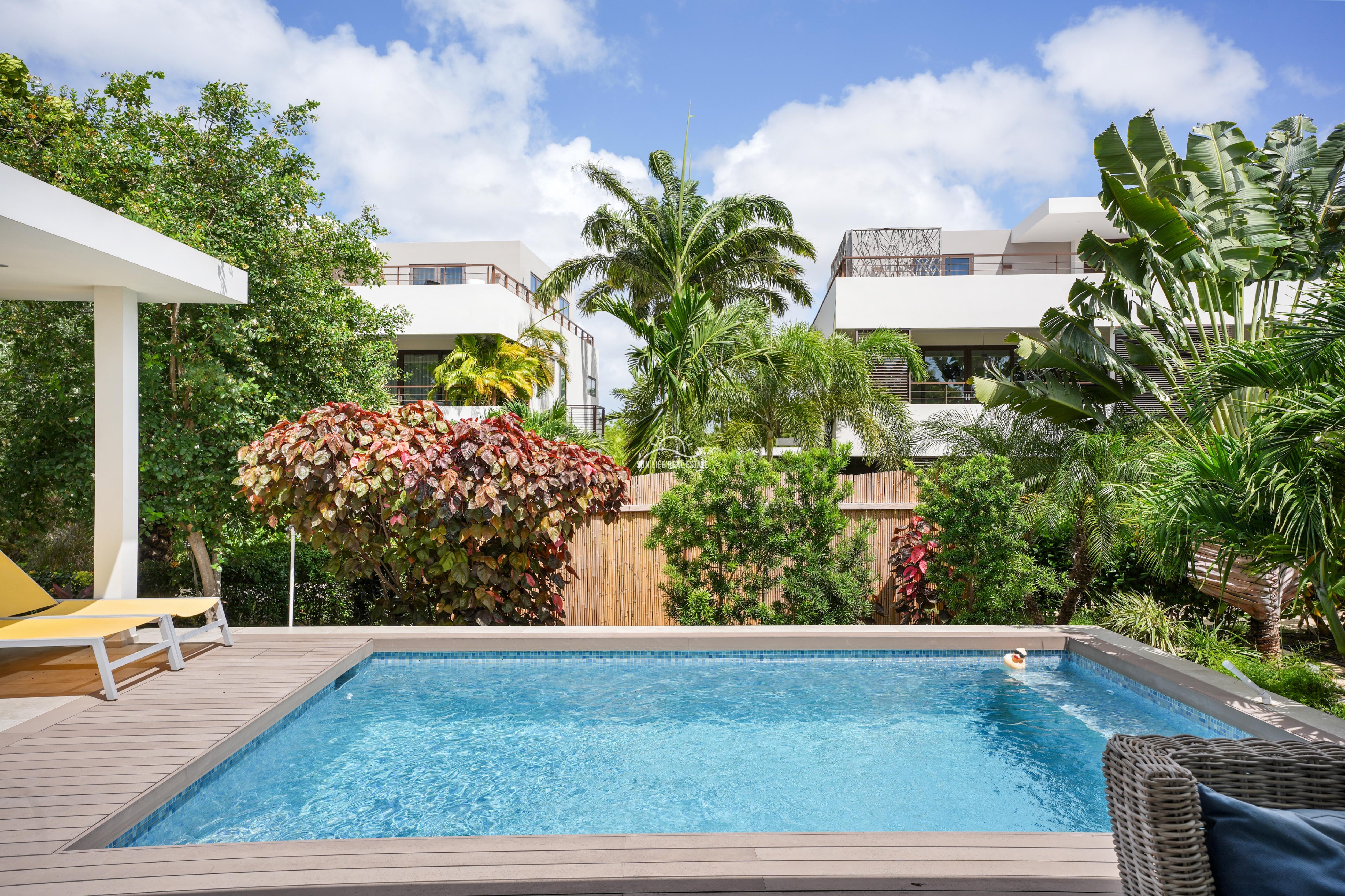 Luxury and modern villa for sale in Jan Sofat LXRY