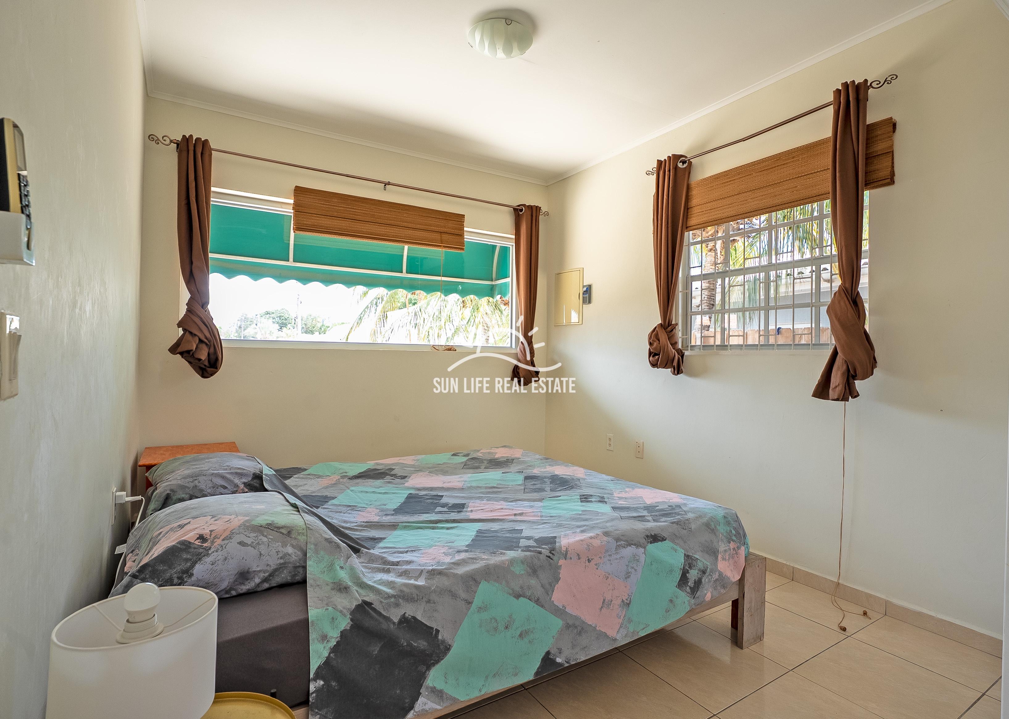 Cozy Bungalow for Long-Term Rent Near Mambo Beach