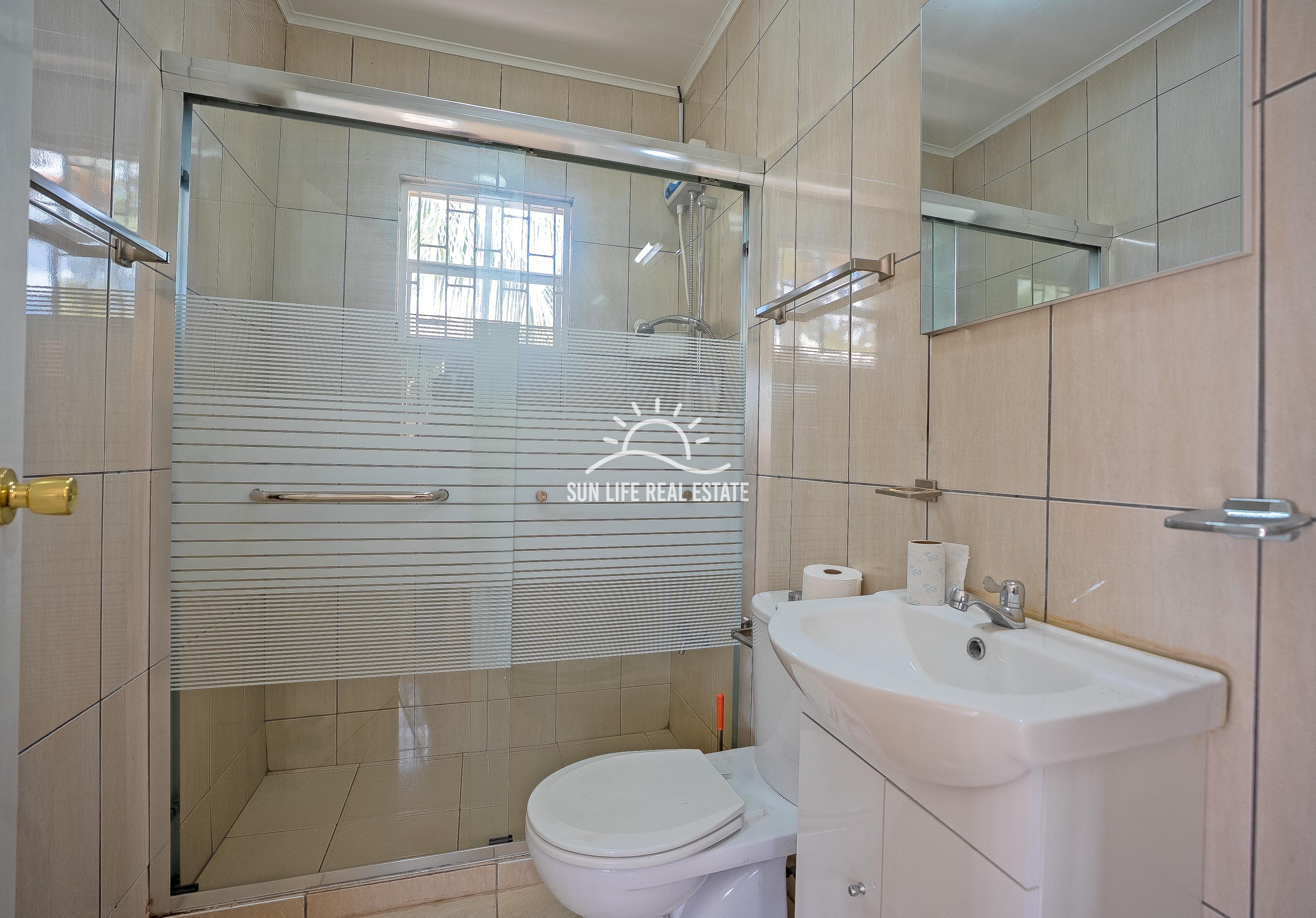 Cozy Bungalow for Long-Term Rent Near Mambo Beach