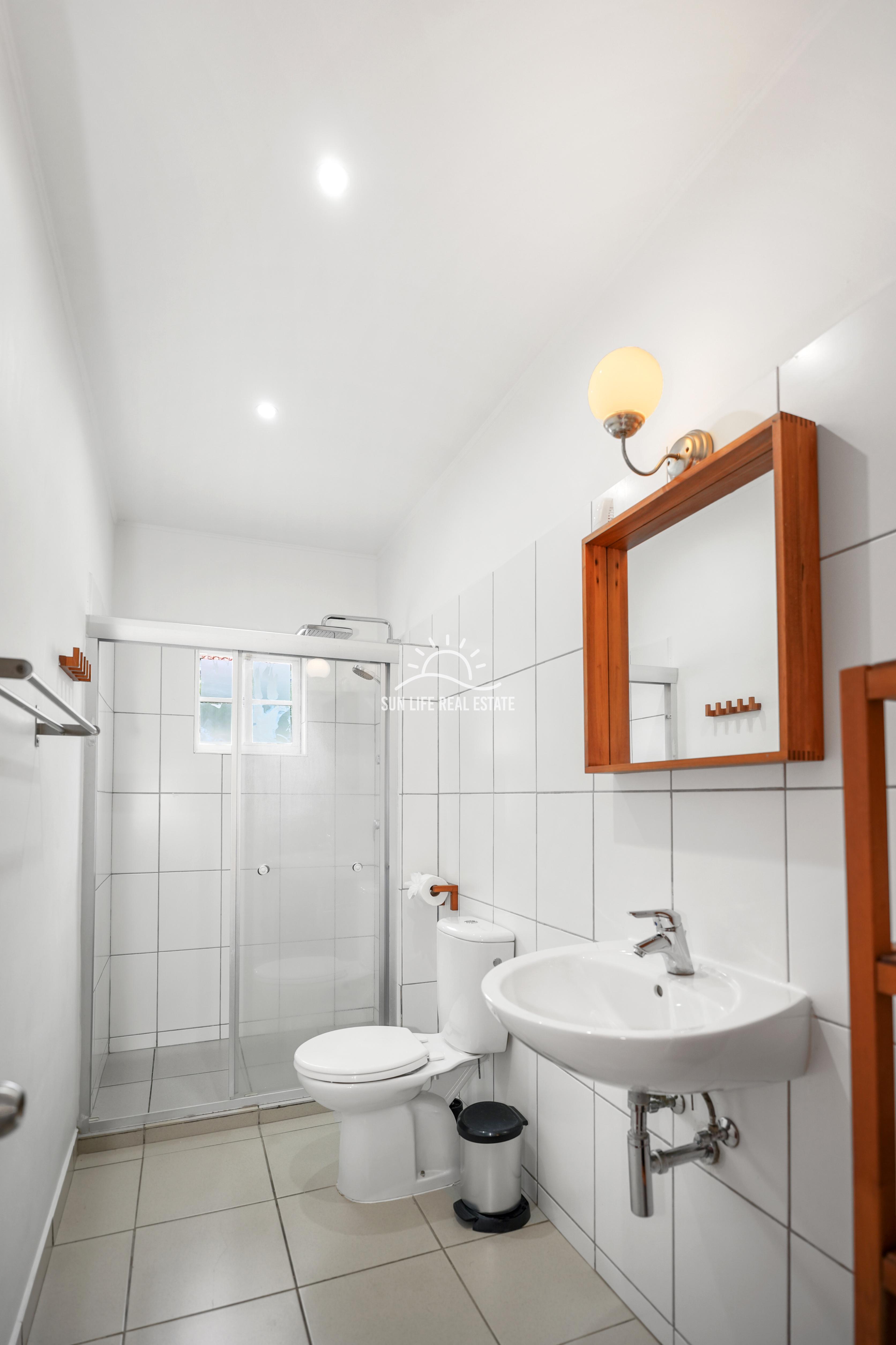 Blue Marlin Apartments, Close to mambo beach!