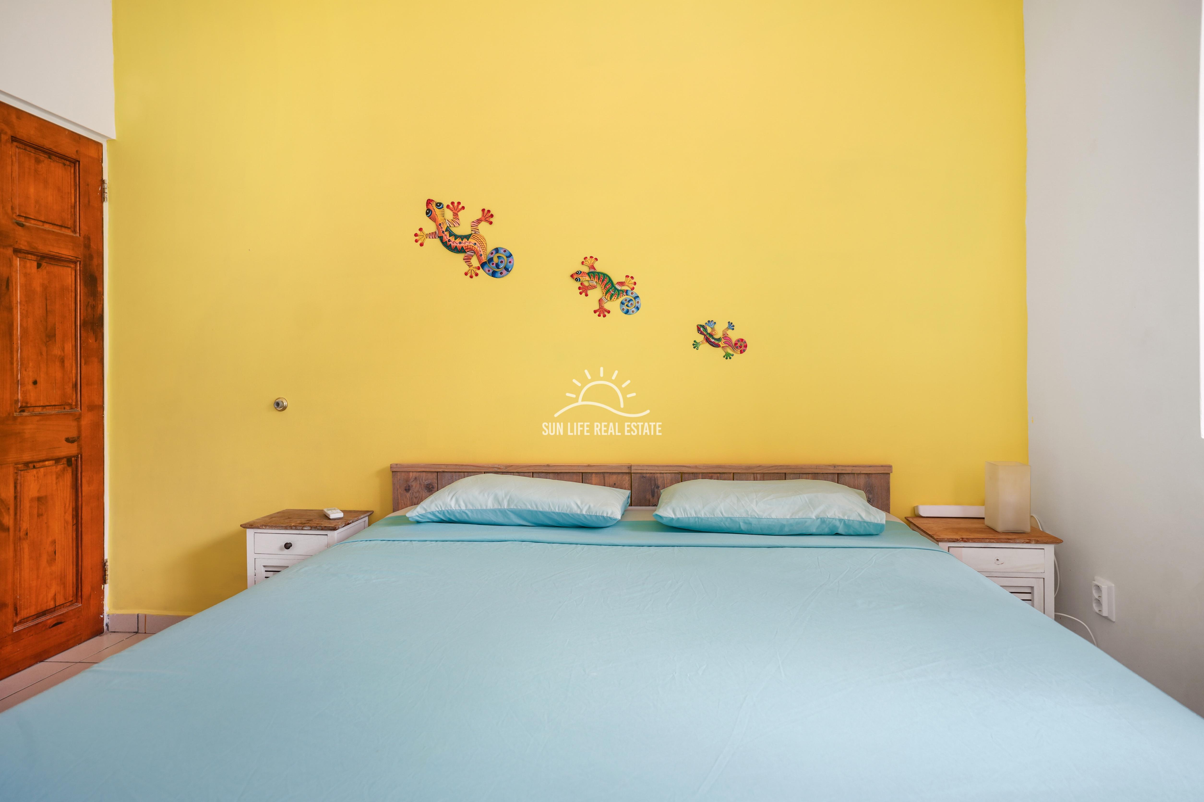 Blue Marlin Apartments, Close to mambo beach!