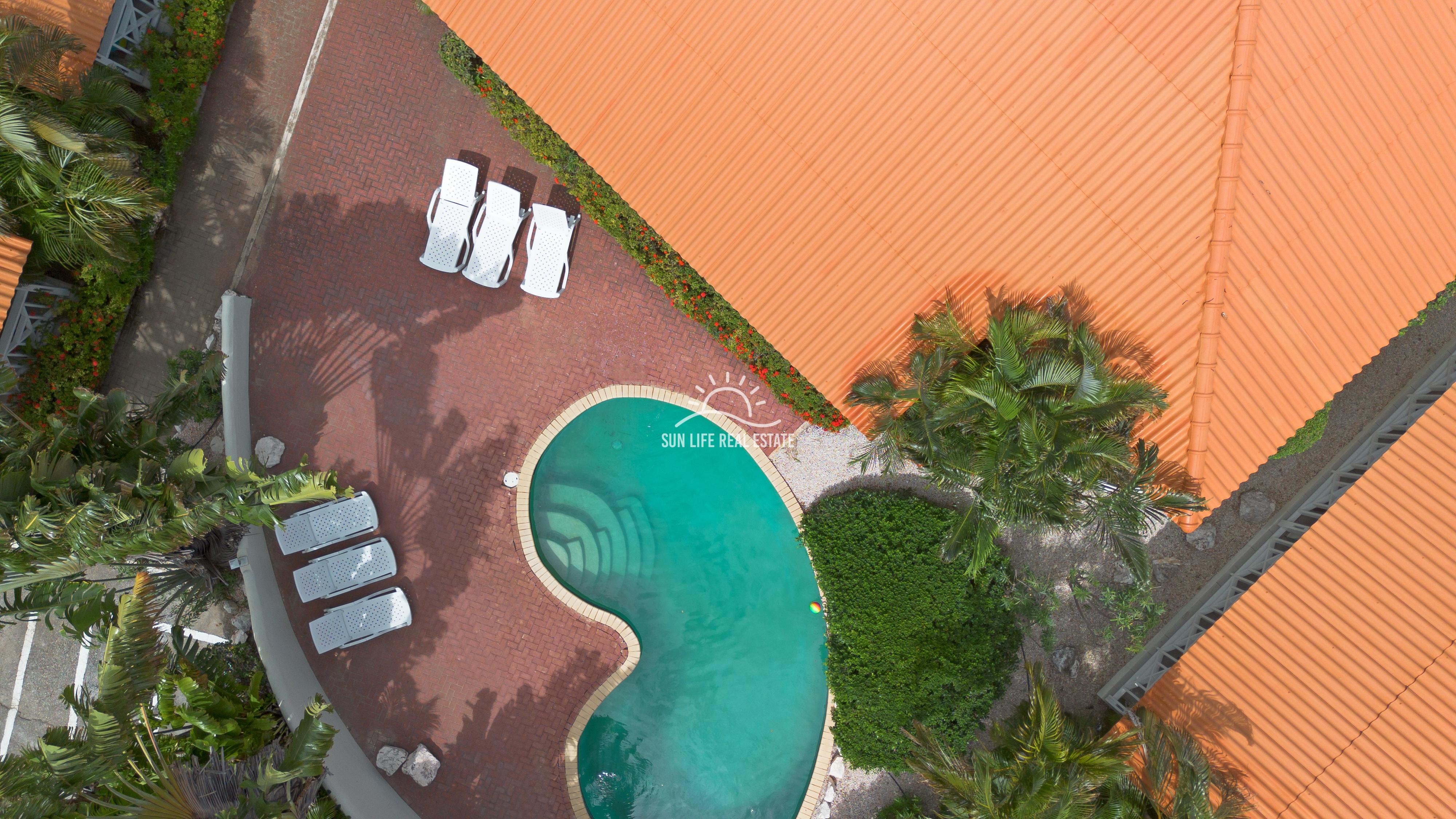 Blue Marlin Apartments, Close to mambo beach!