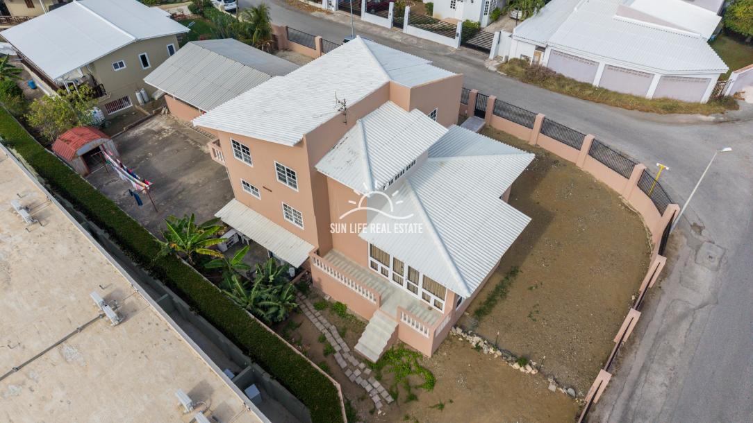Traditionele woning met 4 slaapkamers en appartement te koop in Saliña Harbor View-46
