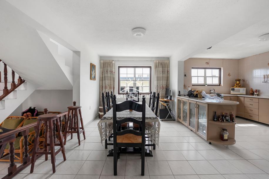 Traditionele woning met 4 slaapkamers en appartement te koop in Saliña Harbor View-17
