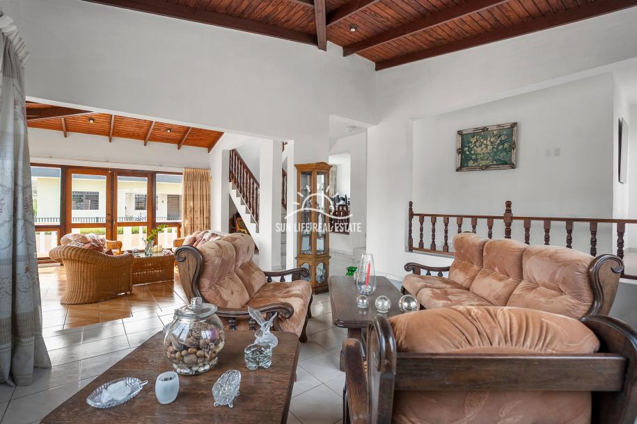 Traditionele woning met 4 slaapkamers en appartement te koop in Saliña Harbor View-6