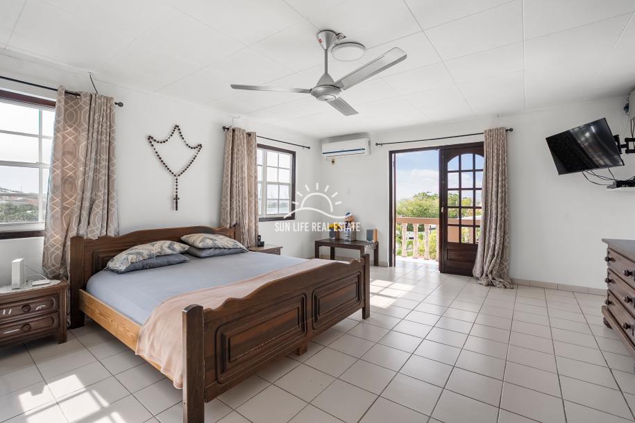 Traditionele woning met 4 slaapkamers en appartement te koop in Saliña Harbor View-34