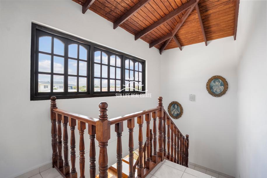 Traditionele woning met 4 slaapkamers en appartement te koop in Saliña Harbor View-26