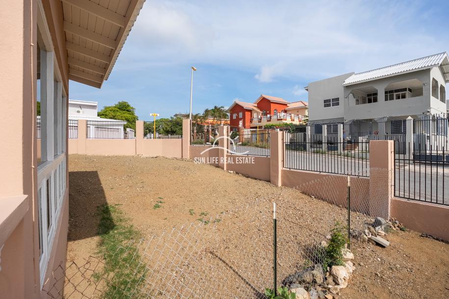 Traditionele woning met 4 slaapkamers en appartement te koop in Saliña Harbor View-14