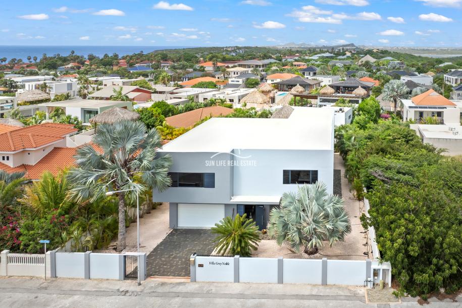 Spacious Modern 4-Bedroom Luxury Villa for Sale in Vista Royal-71