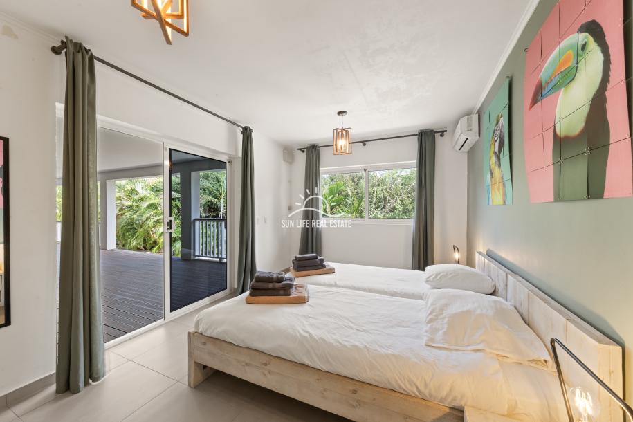 Spacious Modern 4-Bedroom Luxury Villa for Sale in Vista Royal-10