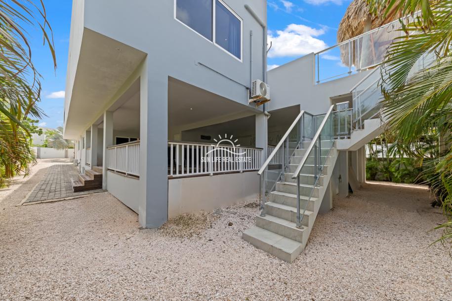 Spacious Modern 4-Bedroom Luxury Villa for Sale in Vista Royal-14