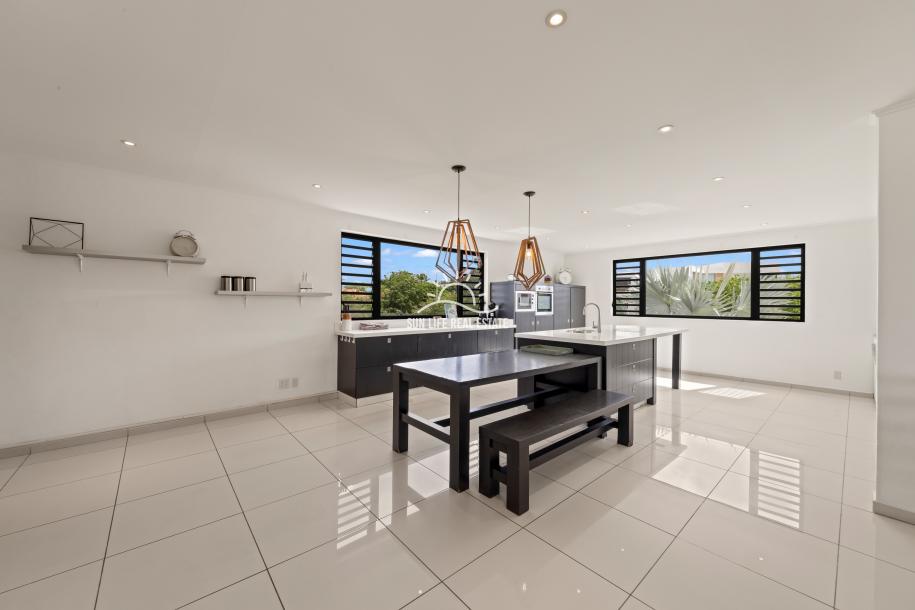 Spacious Modern 4-Bedroom Luxury Villa for Sale in Vista Royal-37