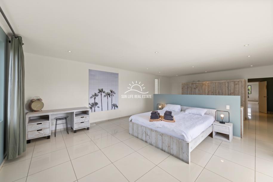 Spacious Modern 4-Bedroom Luxury Villa for Sale in Vista Royal-38