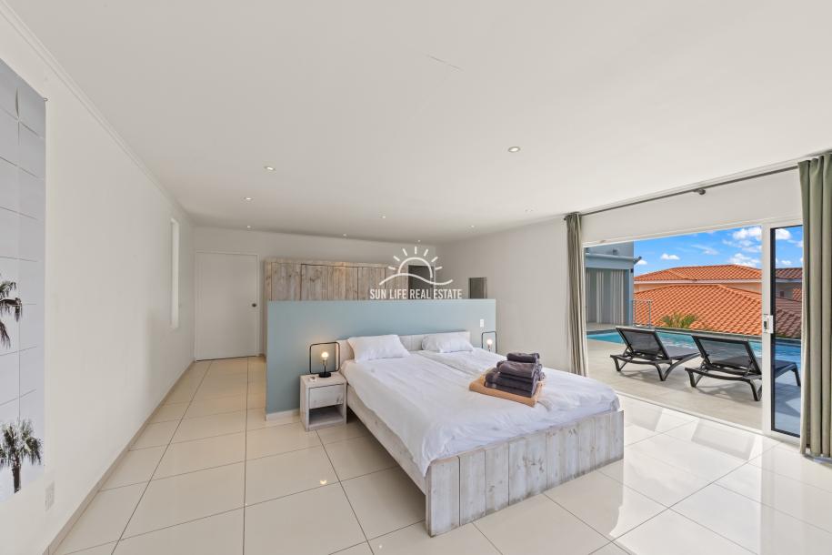 Spacious Modern 4-Bedroom Luxury Villa for Sale in Vista Royal-40