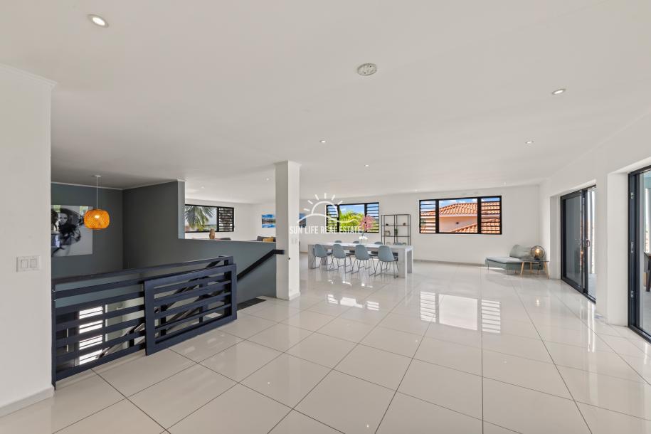 Spacious Modern 4-Bedroom Luxury Villa for Sale in Vista Royal-24