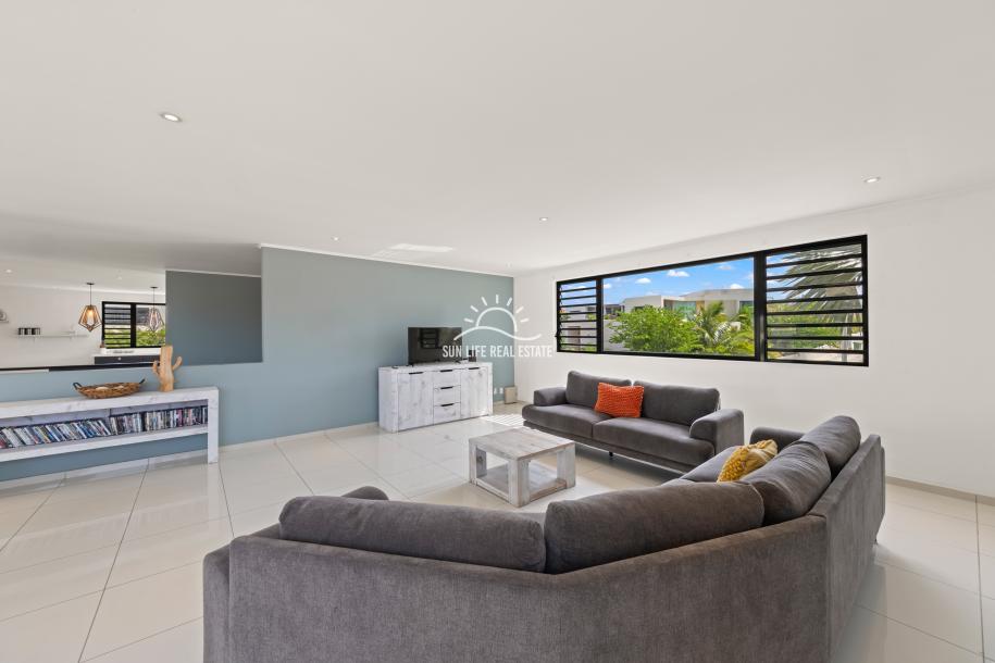 Spacious Modern 4-Bedroom Luxury Villa for Sale in Vista Royal-30