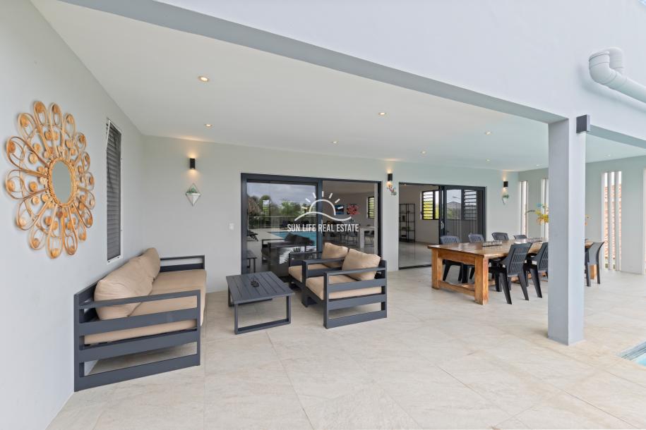 Spacious Modern 4-Bedroom Luxury Villa for Sale in Vista Royal-54