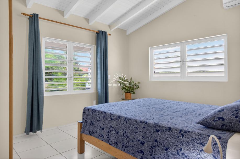 Move-In Ready Luxury Villa with Separate Apartment and Ocean Views-20