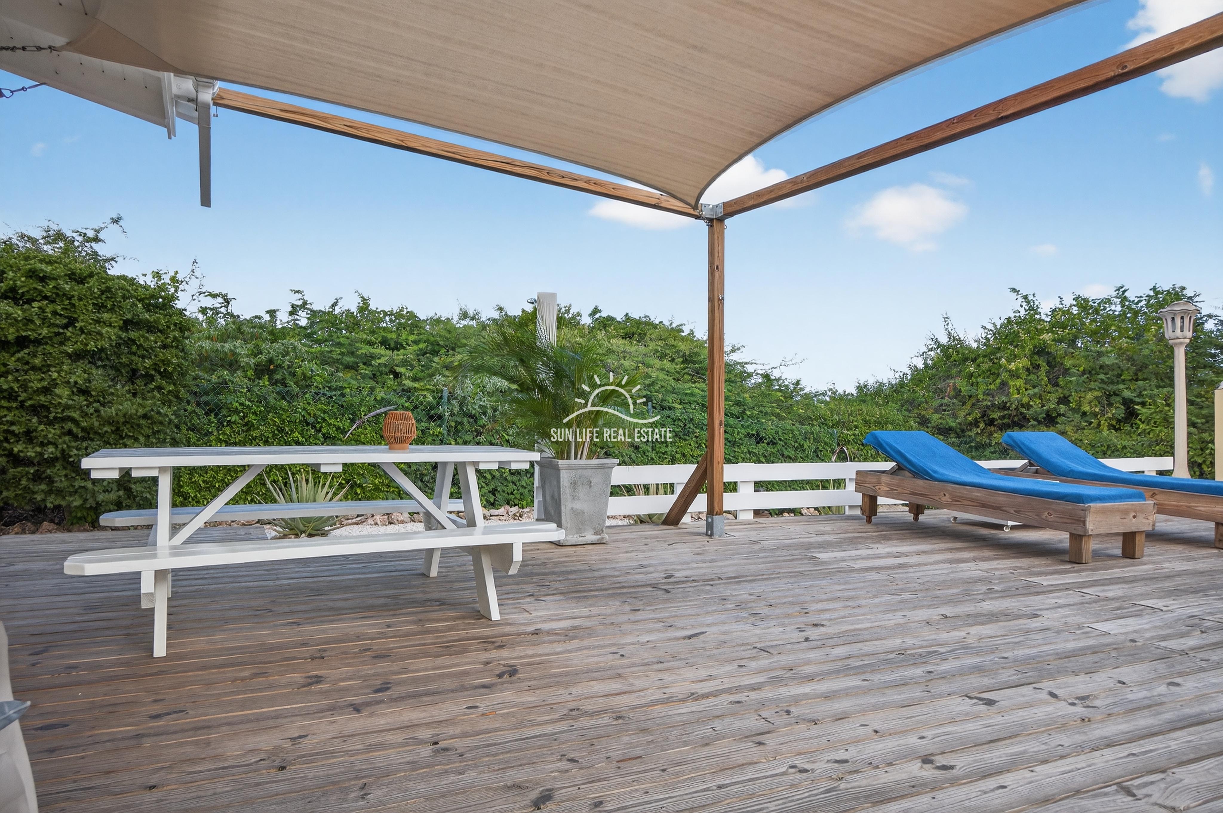 Move-In Ready Luxury Villa with Separate Apartment and Ocean Views