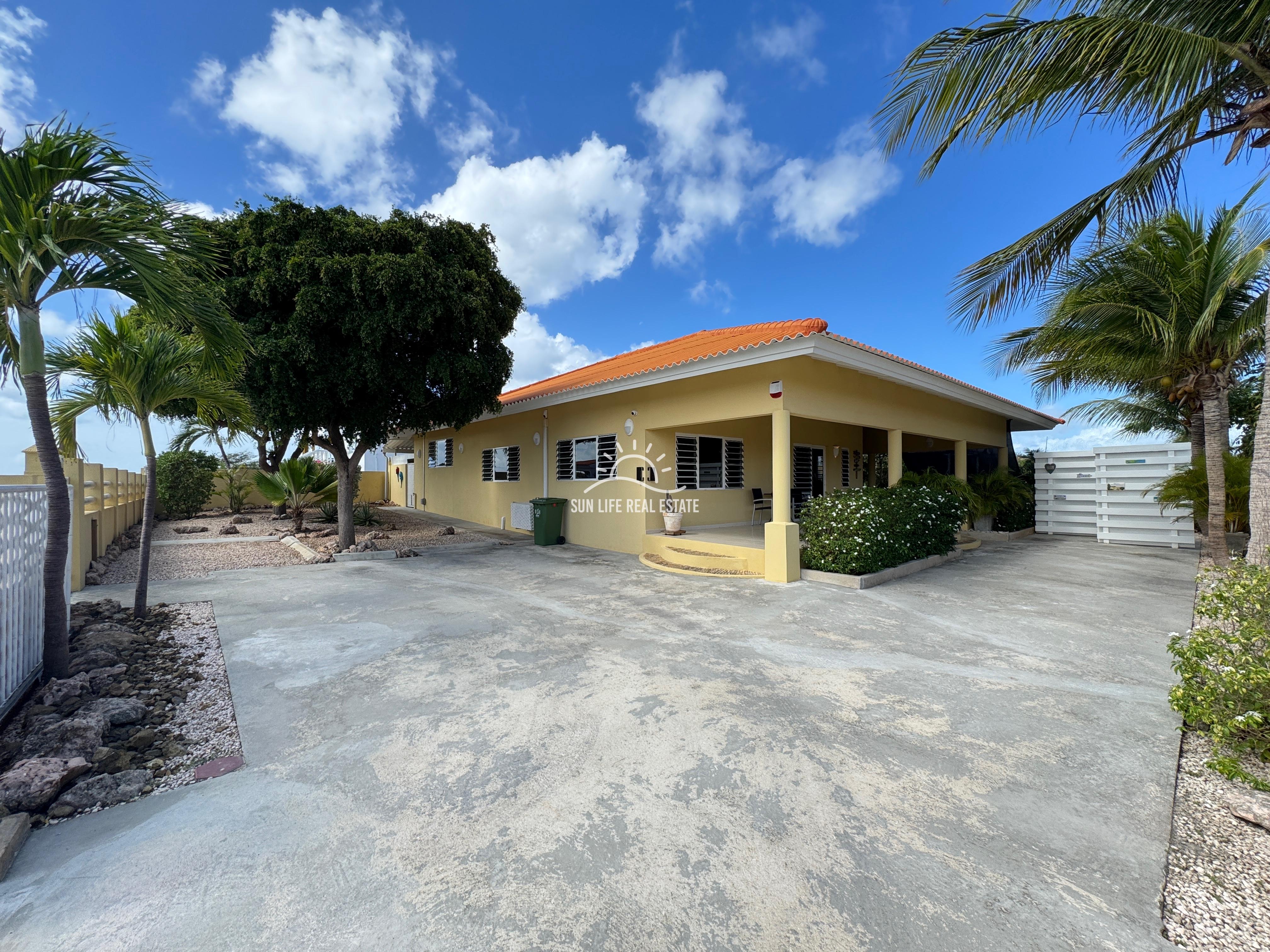 Move-In Ready Luxury Villa with Separate Apartment and Ocean Views