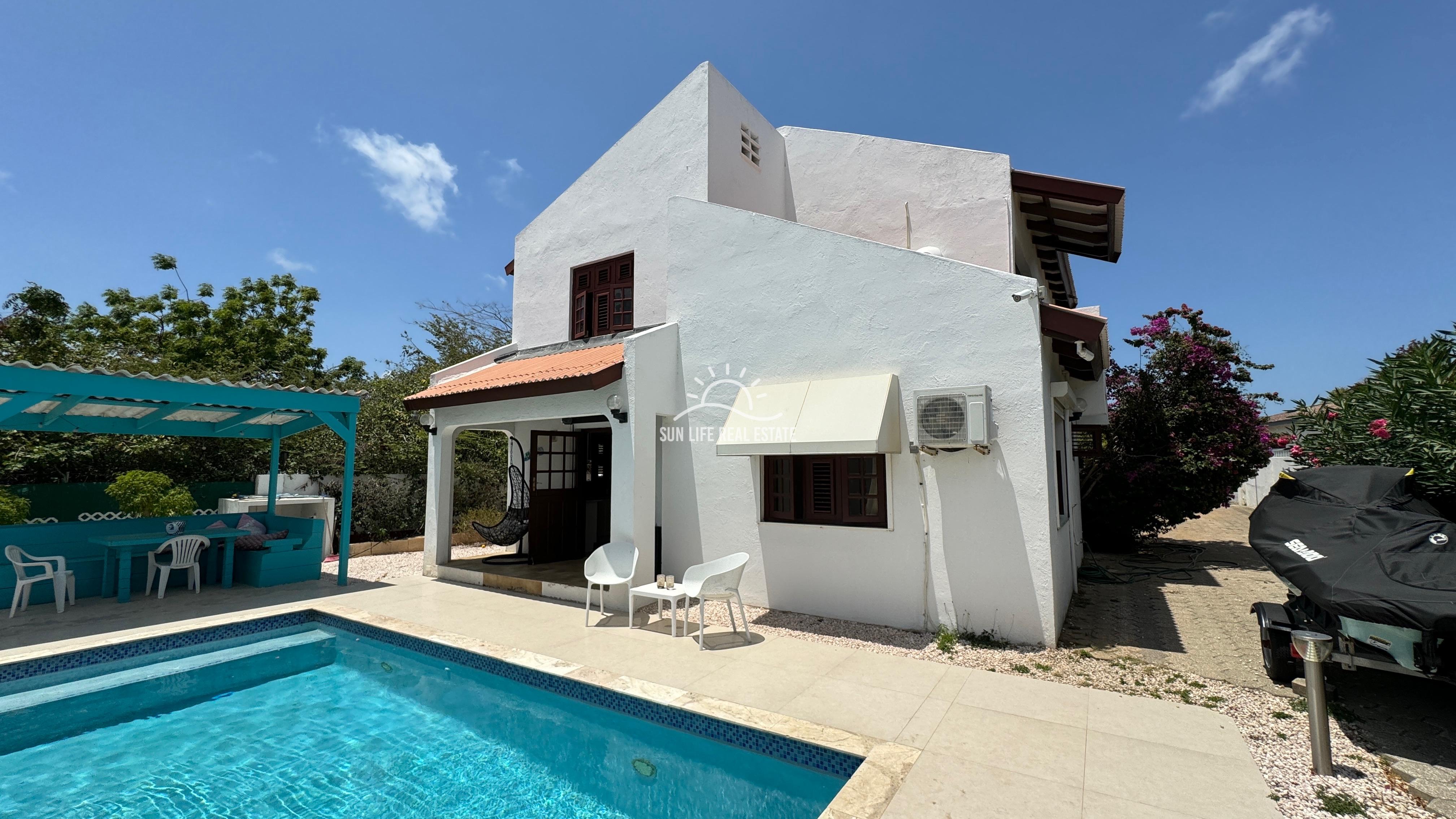 Charming Home with Private Pool and Apartment for Sale in Cas Grandi