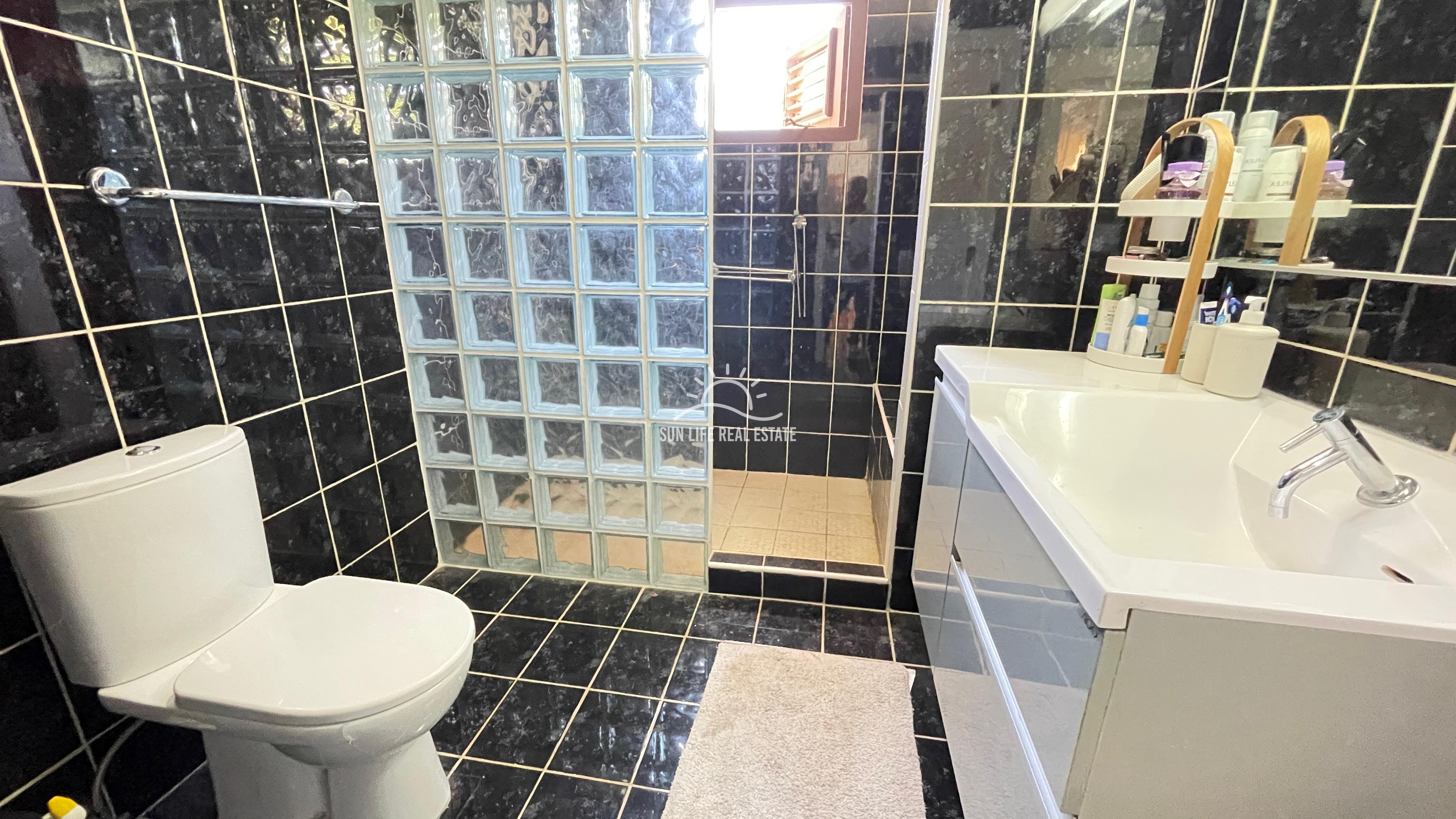 Charming Home with Private Pool and Apartment for Sale in Cas Grandi