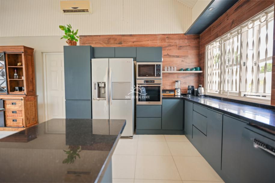 Expansive Home with Apartment & Generous Lot for Sale in Bottelier-16