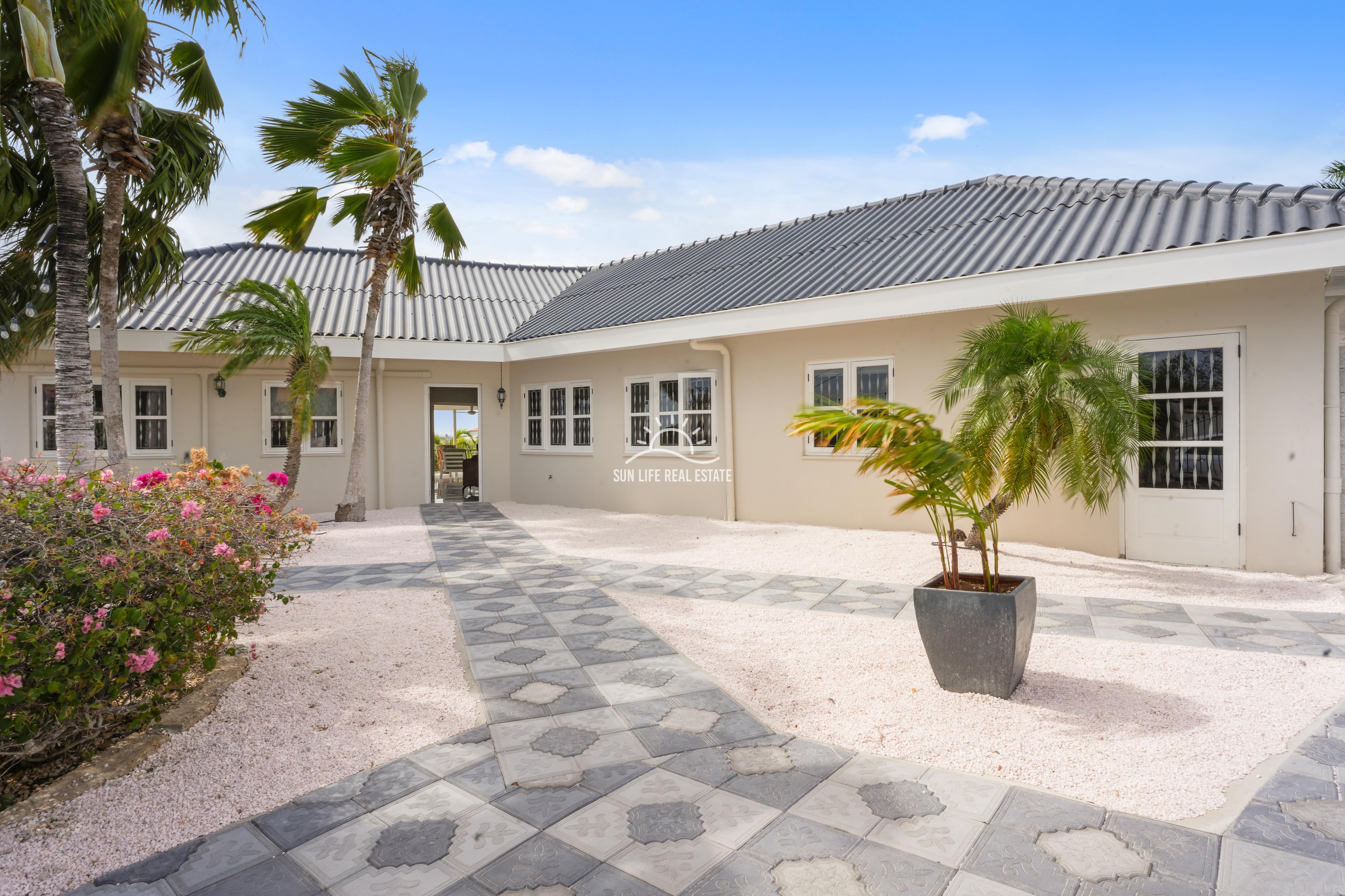 Expansive Home with Apartment & Generous Lot for Sale in Bottelier