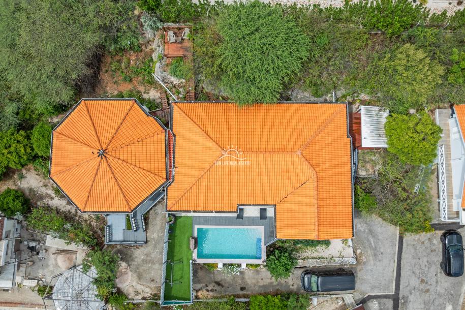 Renovated Villa with 2 Apartments & Sea Views For Sale in Piscadera-54