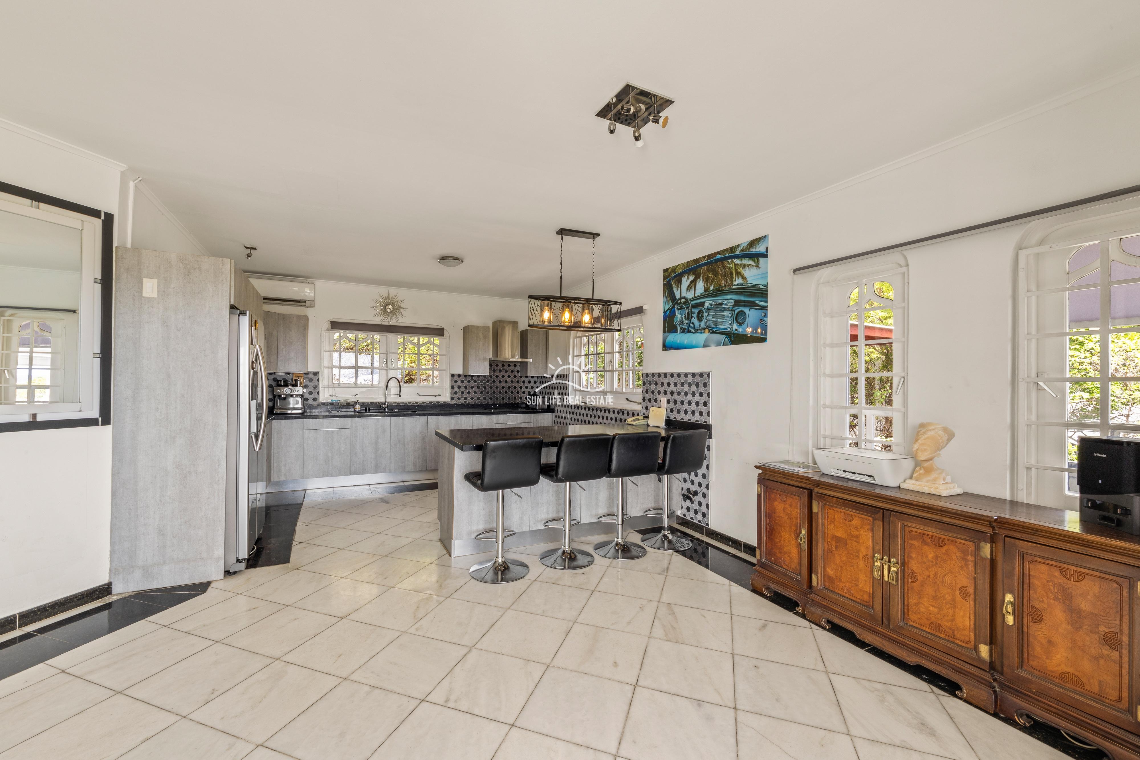 Renovated Villa with 2 Apartments & Sea Views For Sale in Piscadera