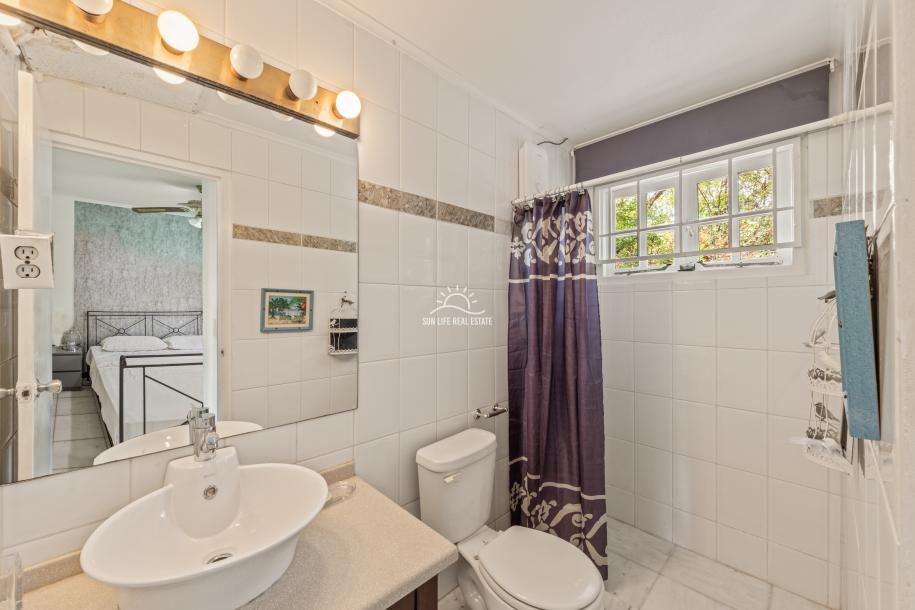 Renovated Villa with 2 Apartments & Sea Views For Sale in Piscadera-29