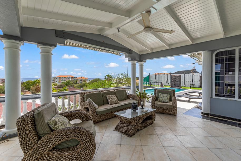 Renovated Villa with 2 Apartments & Sea Views For Sale in Piscadera-48