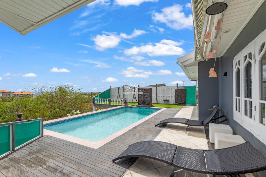 Renovated Villa with 2 Apartments & Sea Views For Sale in Piscadera-46