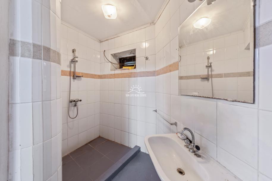 Renovated Villa with 2 Apartments & Sea Views For Sale in Piscadera-25