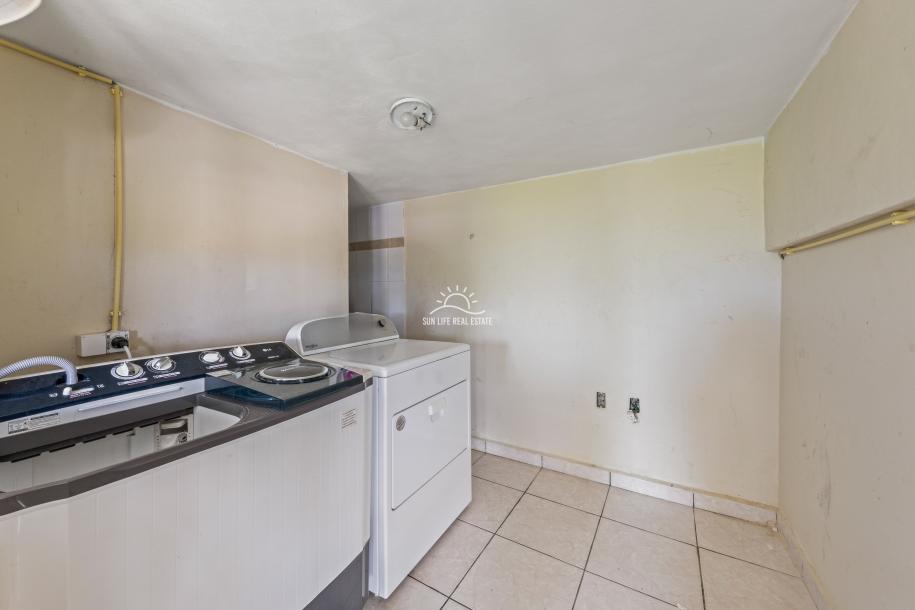 Renovated Villa with 2 Apartments & Sea Views For Sale in Piscadera-40