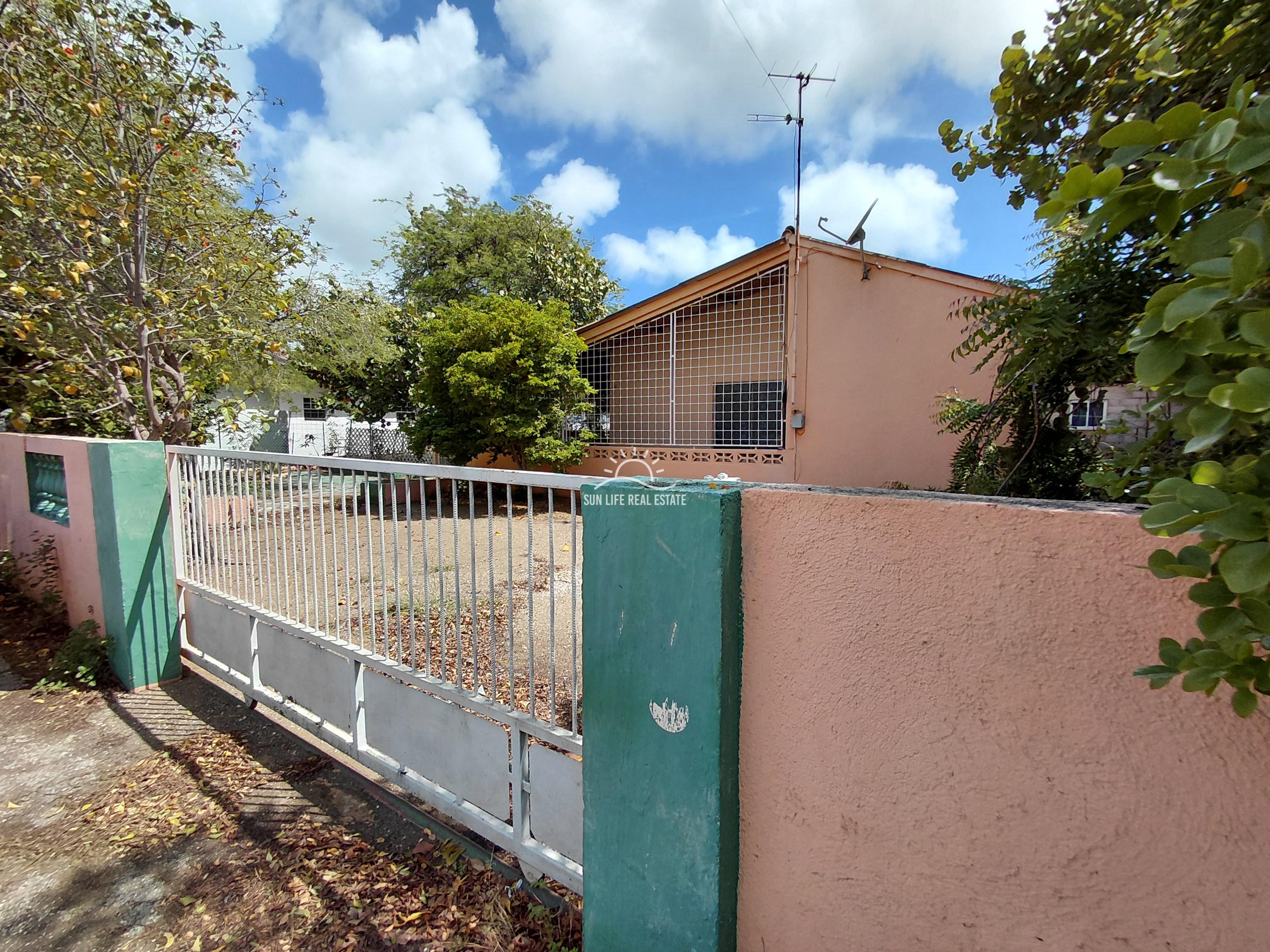 Fixer-Upper Home for Sale in Brievengat