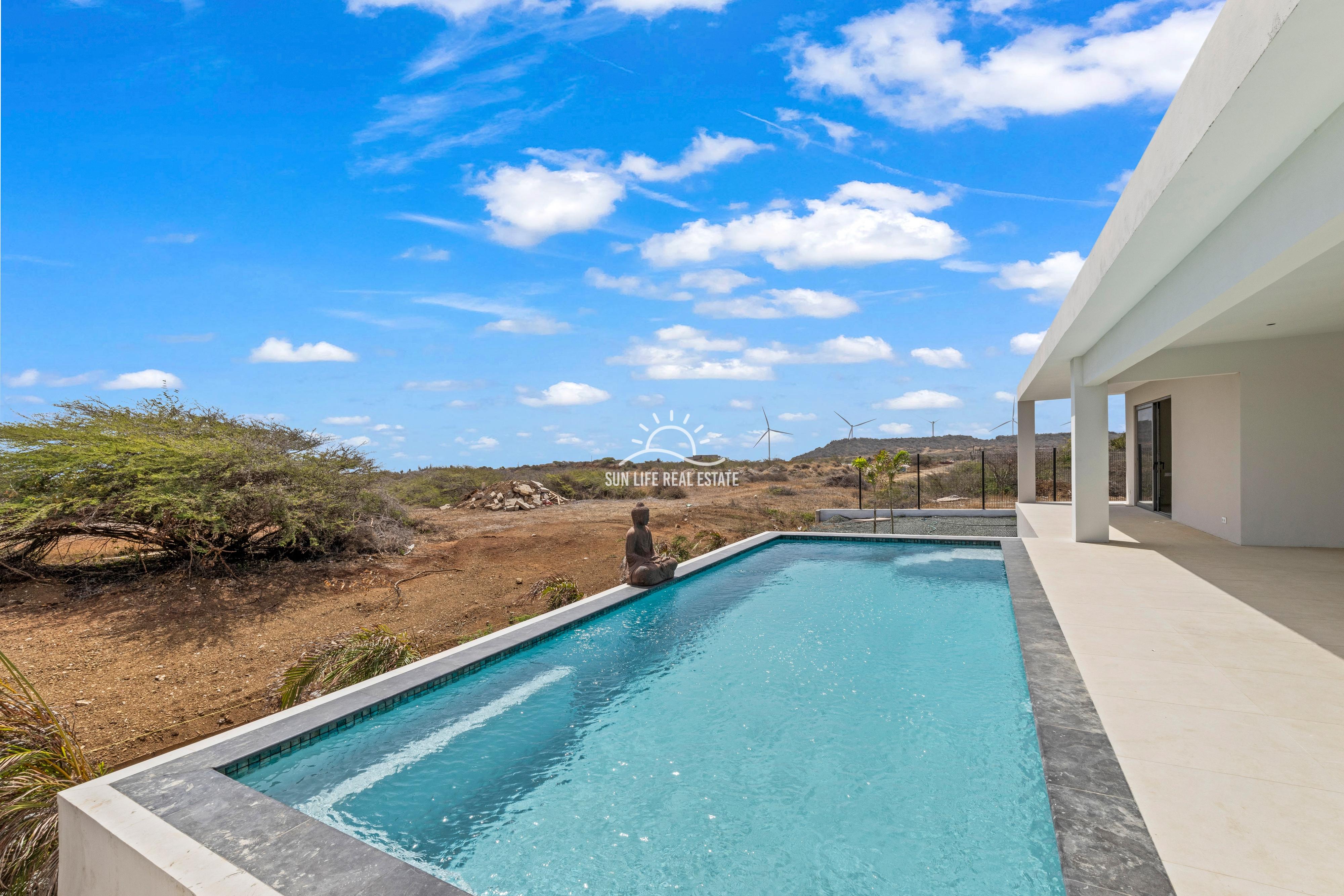 Newly Built Modern Luxury Villa for Rent in Hofi Sint Joris