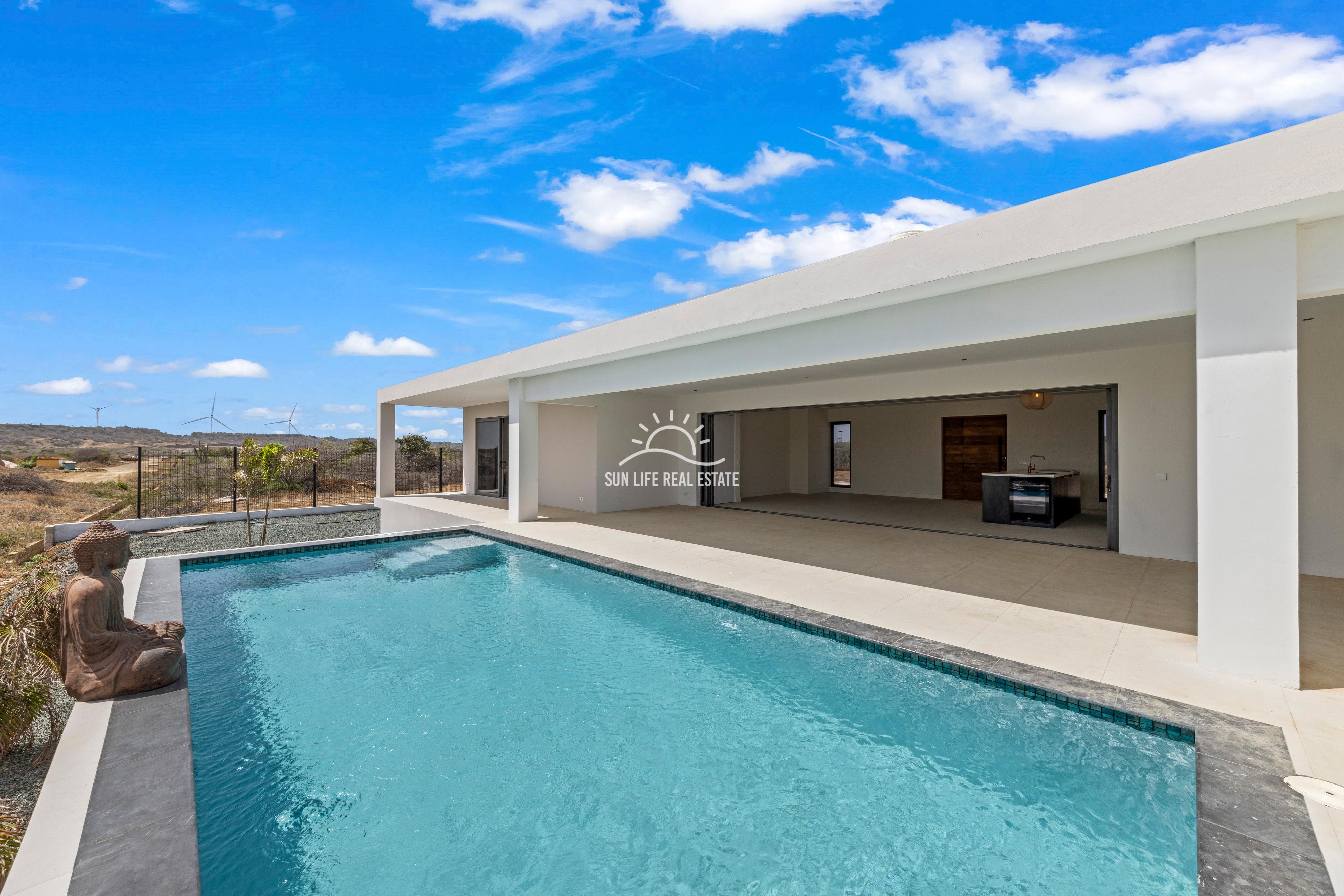 Newly Built Modern Luxury Villa for Rent in Hofi Sint Joris