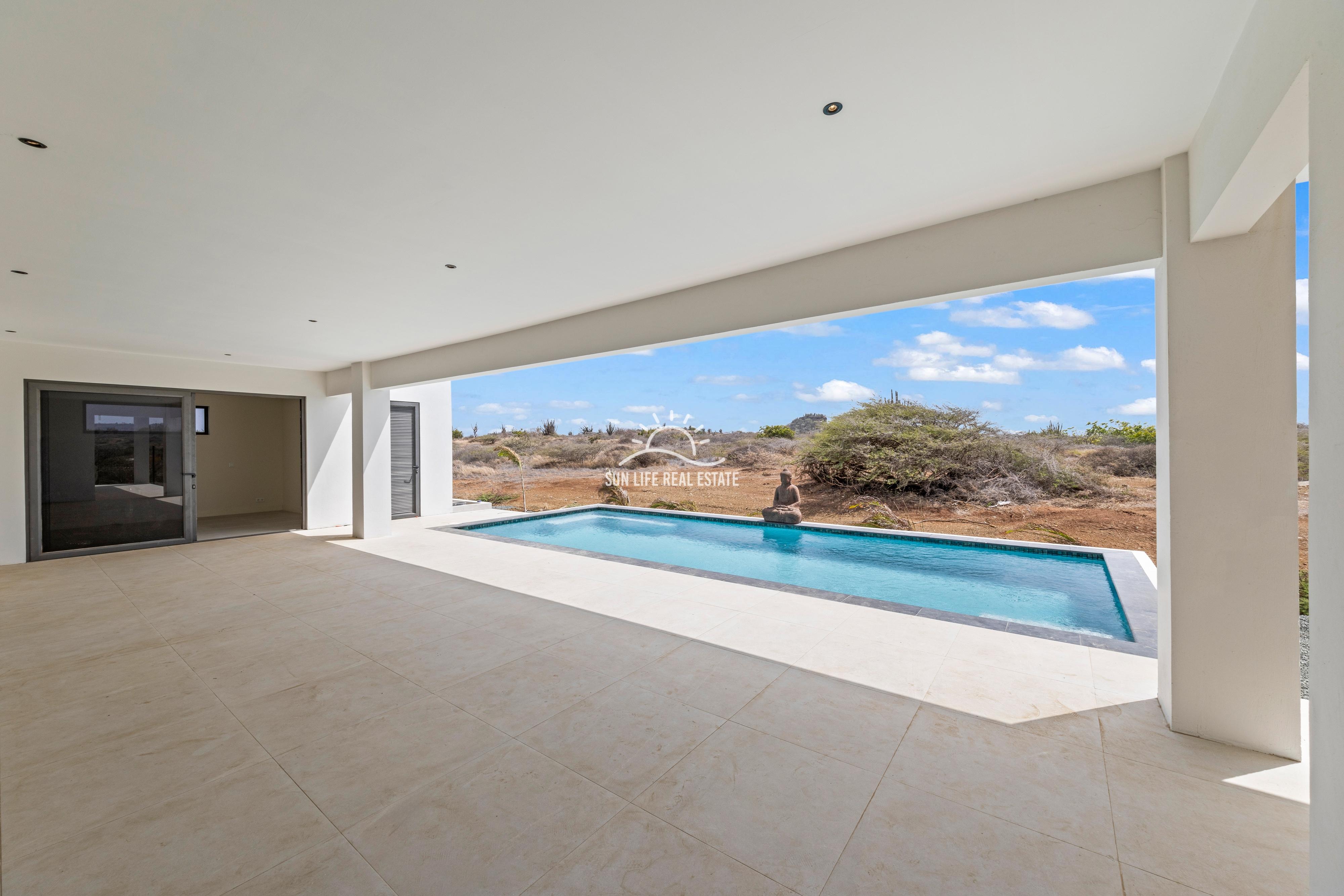 Newly Built Modern Luxury Villa for Rent in Hofi Sint Joris