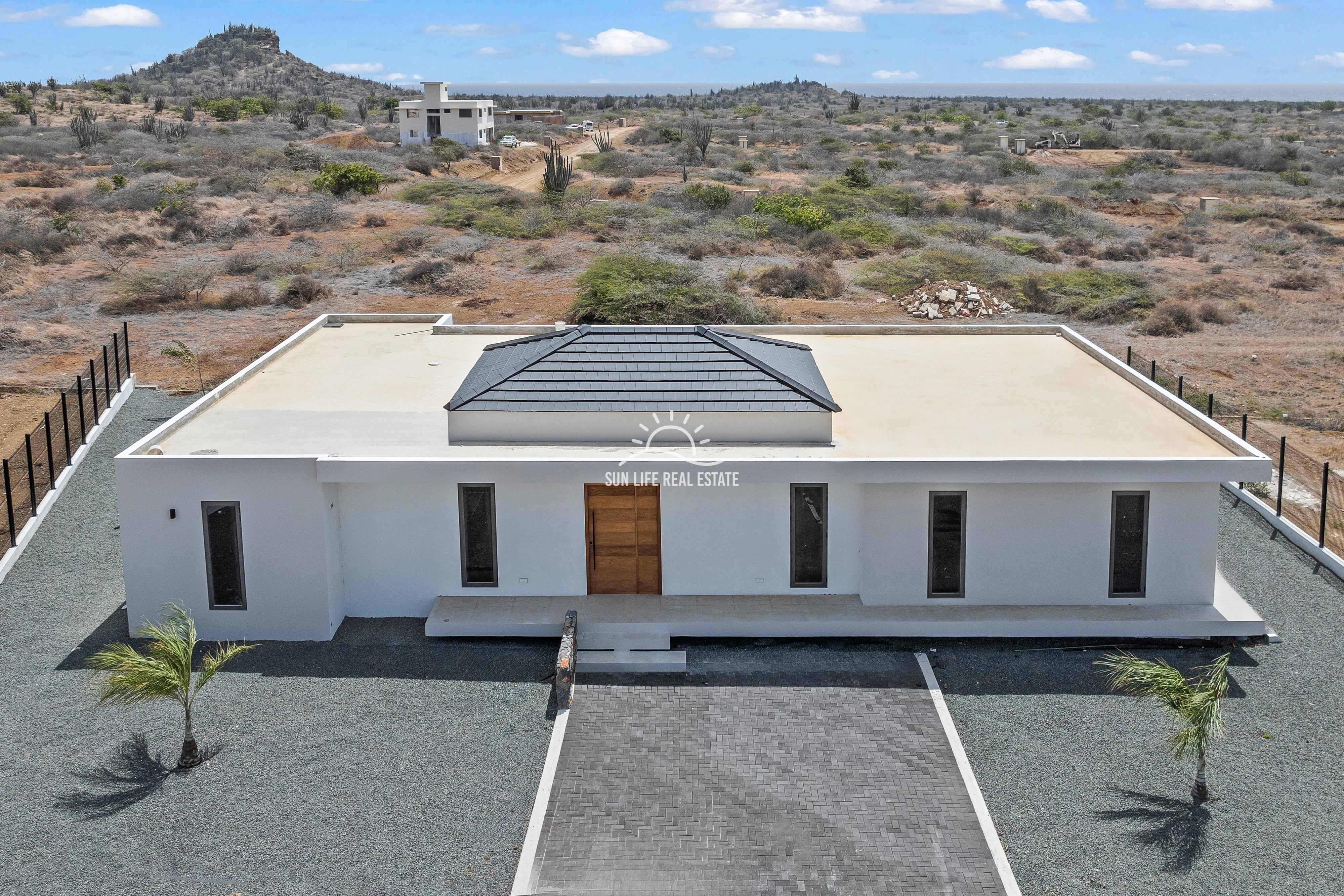 Newly Built Modern Luxury Villa for Rent in Hofi Sint Joris