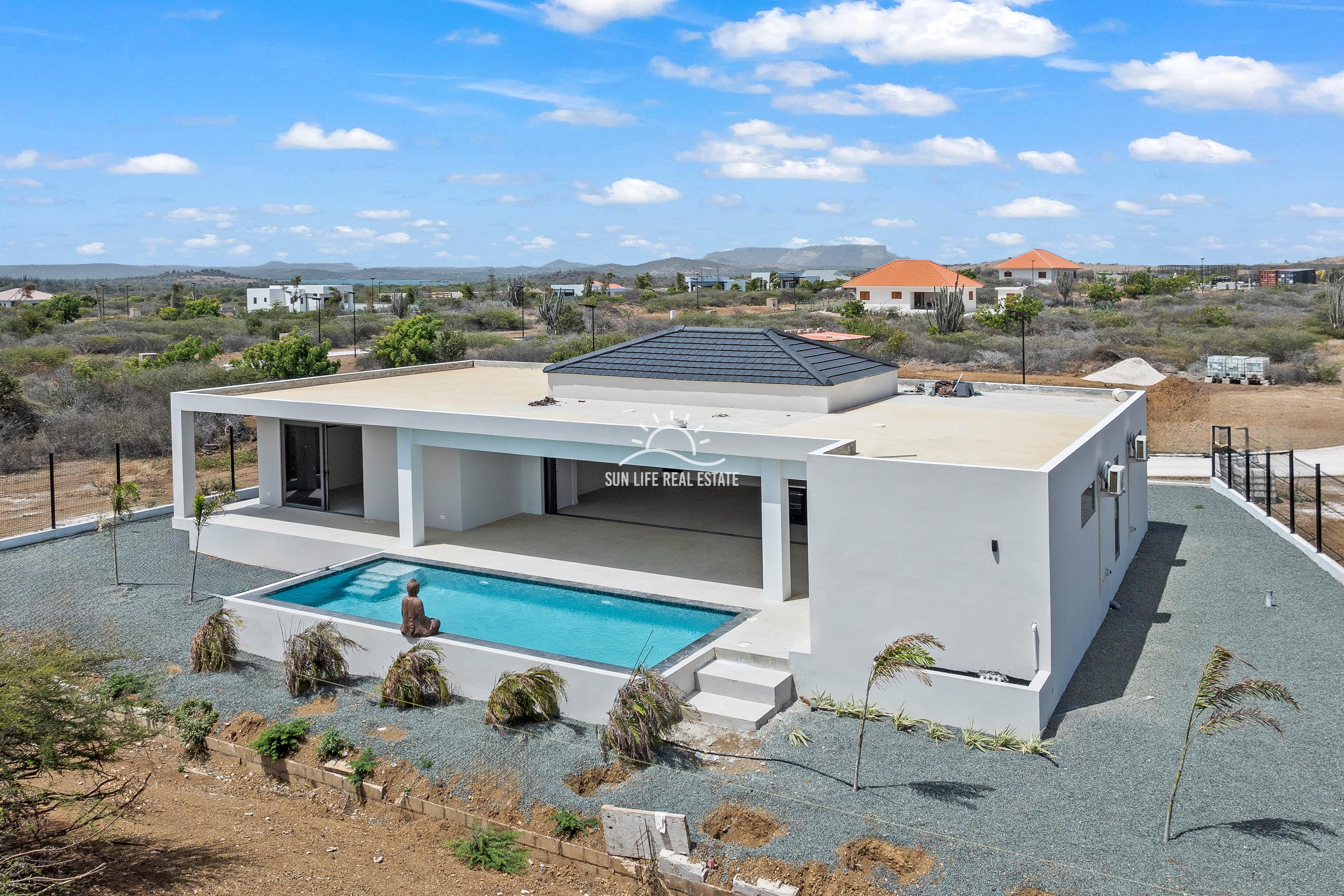Newly Built Modern Luxury Villa for Rent in Hofi Sint Joris