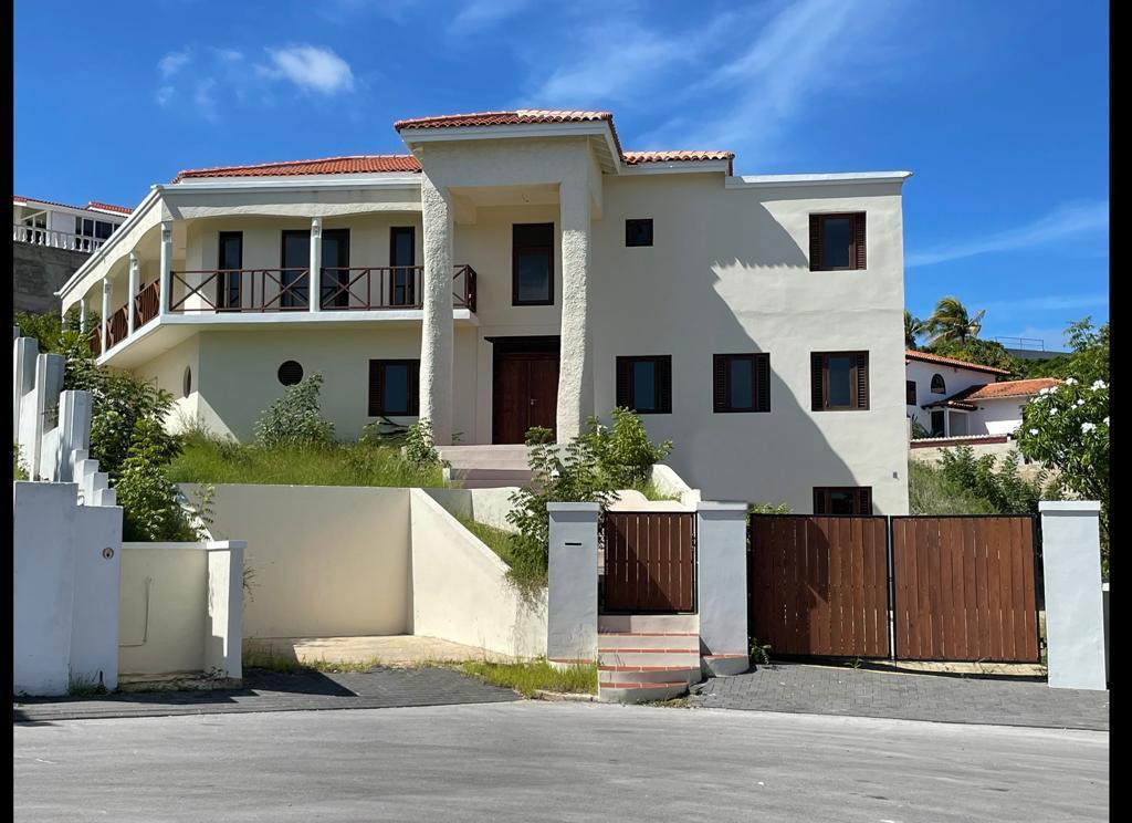 Spacious Multi-Level Home with Sea Views & Three Independent Living Spaces in Jan Sofat
