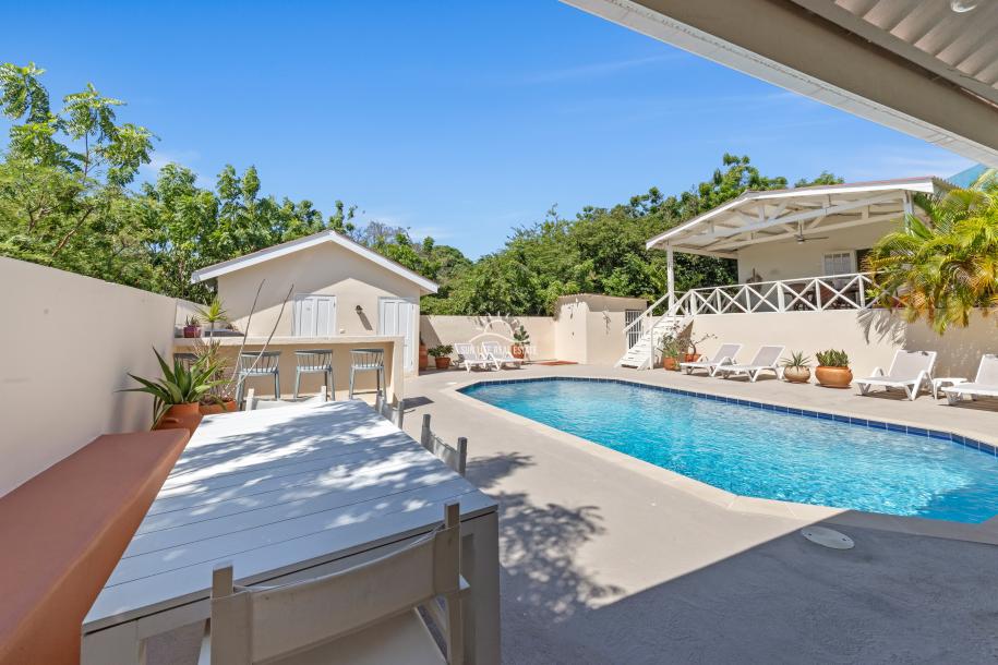 Mini-Resort with 3 Rental Units and Pool for Sale in Cas Grandi-61